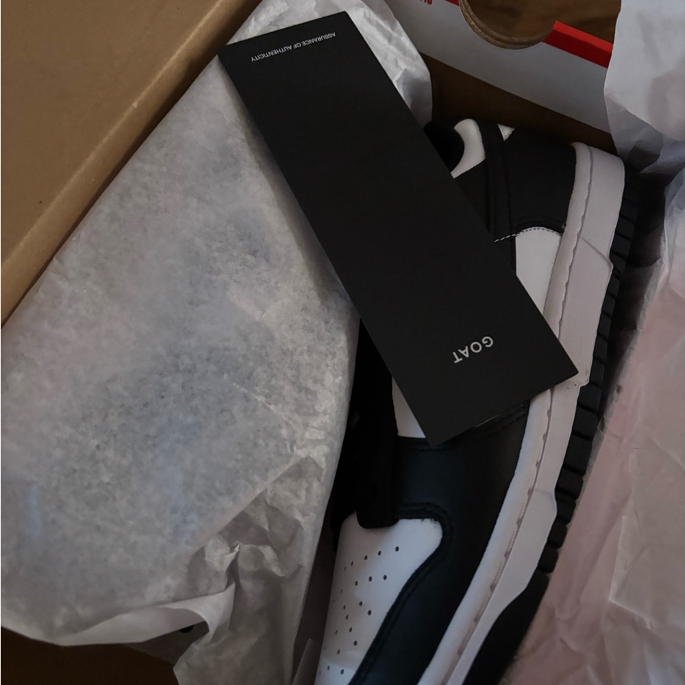 NEW Nike Dunk Lows PANDAS - Picture 4 of 5